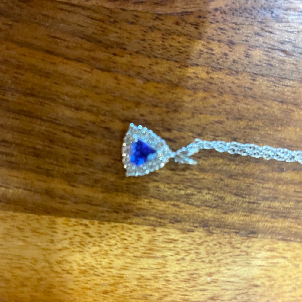 Tanzanite and 14k white gold necklace but Christian Bernard Paris
